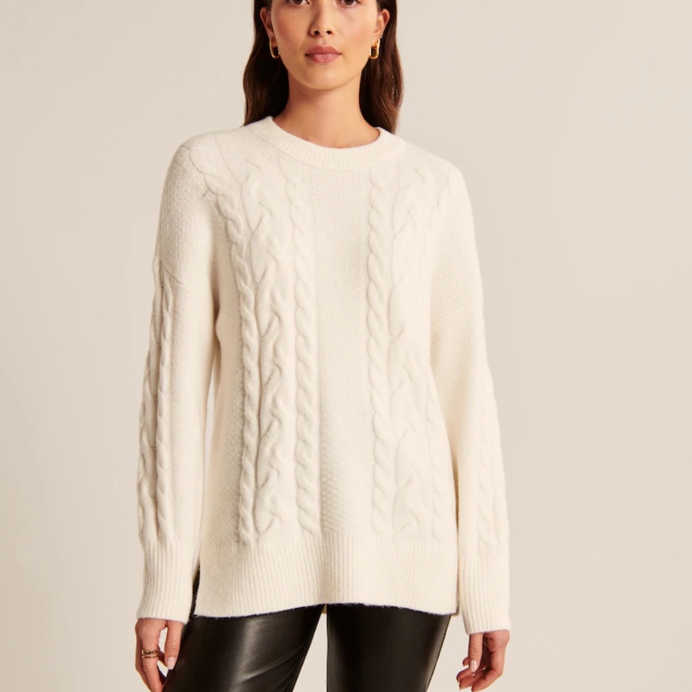 Abercrombie and Fitch Oversized Fluffy Cable Crew Sweater Large